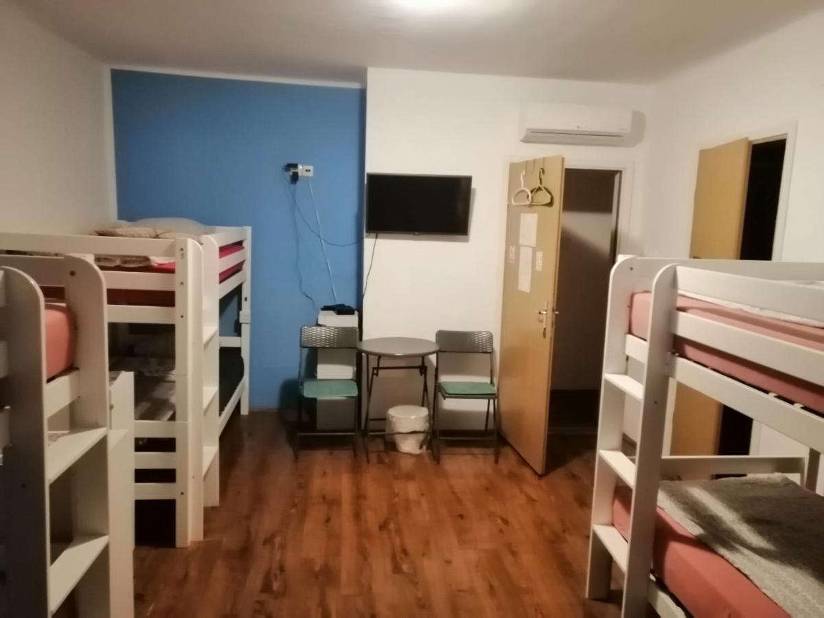 Hostel Kvarner- Private Rooms & Dorms Rijeka Extérieur photo