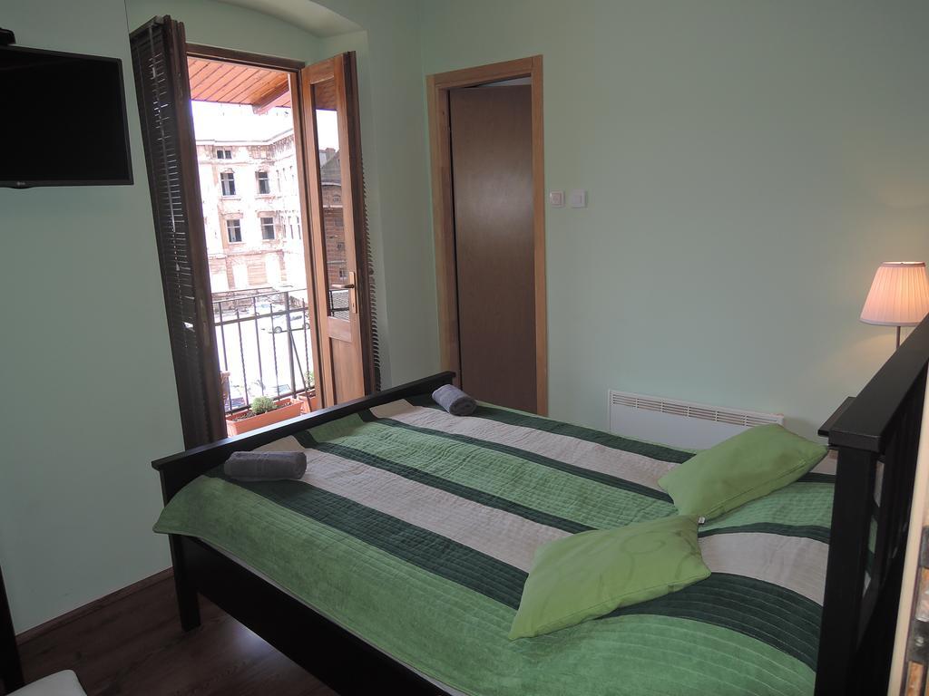 Hostel Kvarner- Private Rooms & Dorms Rijeka Extérieur photo