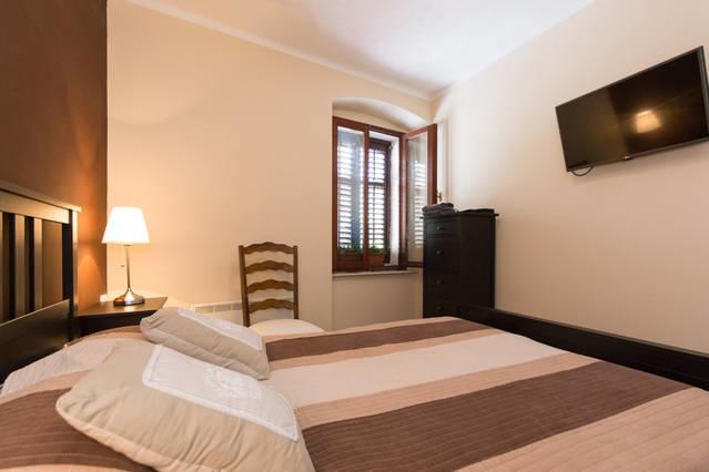 Hostel Kvarner- Private Rooms & Dorms Rijeka Extérieur photo